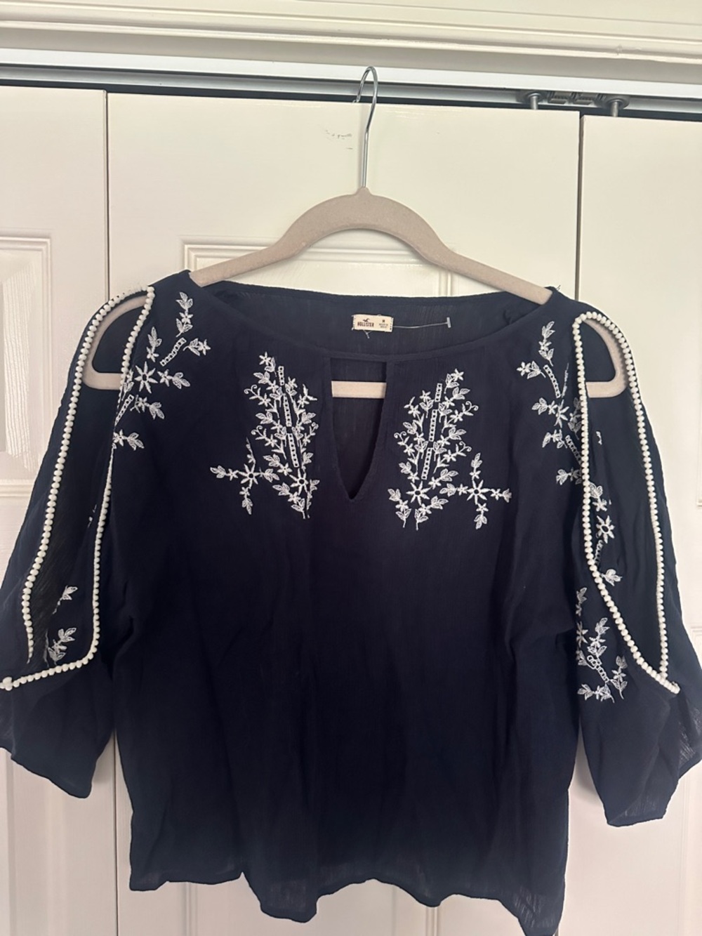 Hollister Navy Embroidered Cold-Shoulder Blouse with White Trim